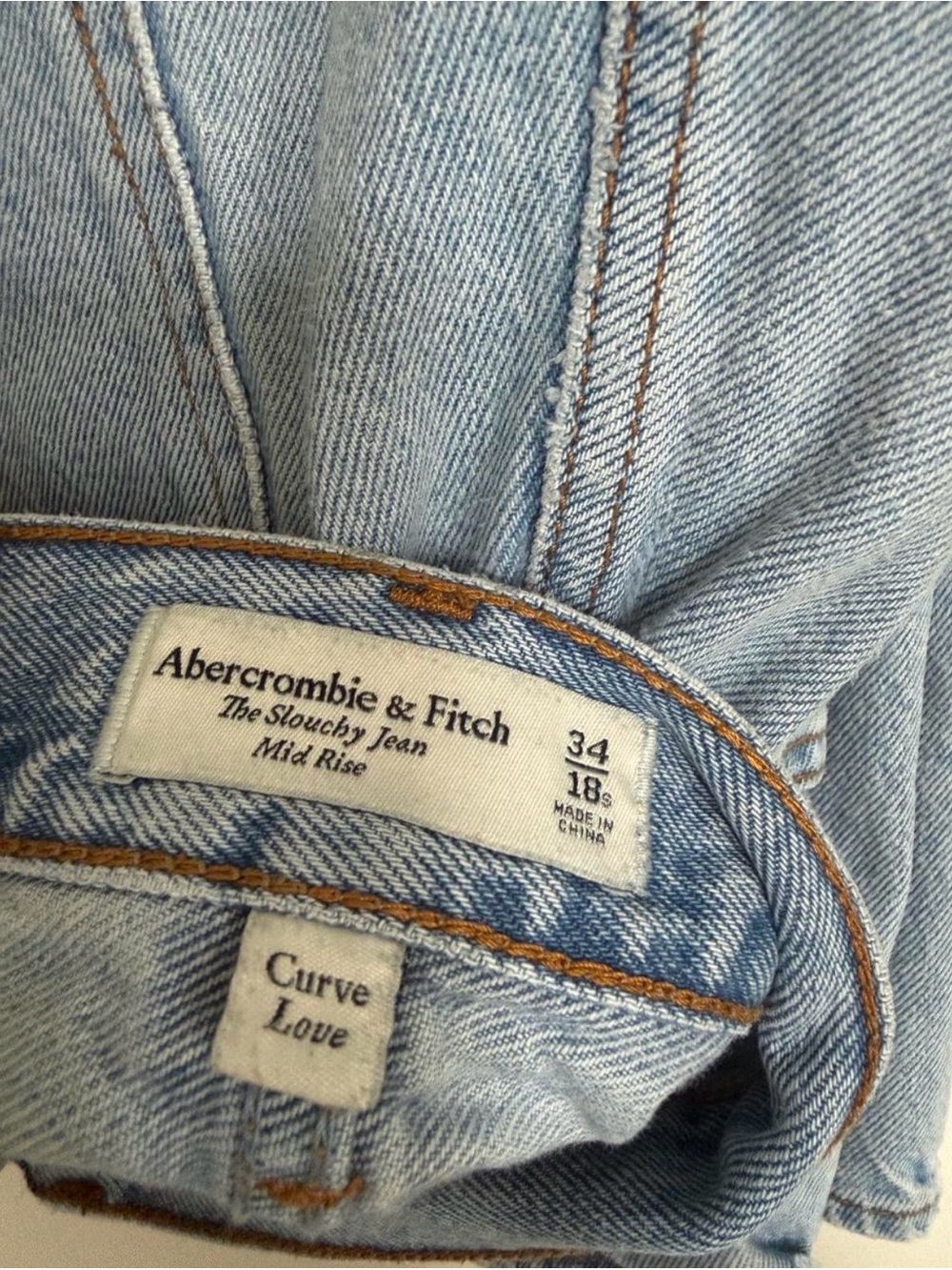 Abercrombie & Fitch Light Blue Relaxed Slouchy Women’s Jeans